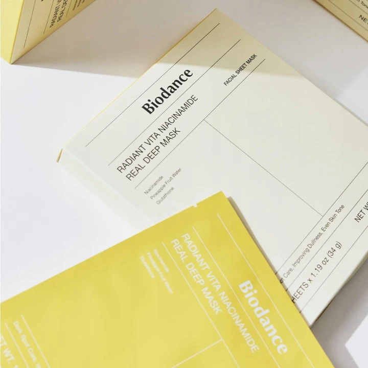 Maseczka-do-twarzy-Biodance-Radiant-Vita-w-placie-rozswietlajaca-4-ml-Dzialanie-rozswietlajacy.jpeg
